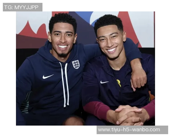 贝林厄姆兄弟携手畅游迪拜尽享阳光假期的快乐时光 贝林厄姆兄弟携手畅游迪拜尽享阳光假期的快乐时光